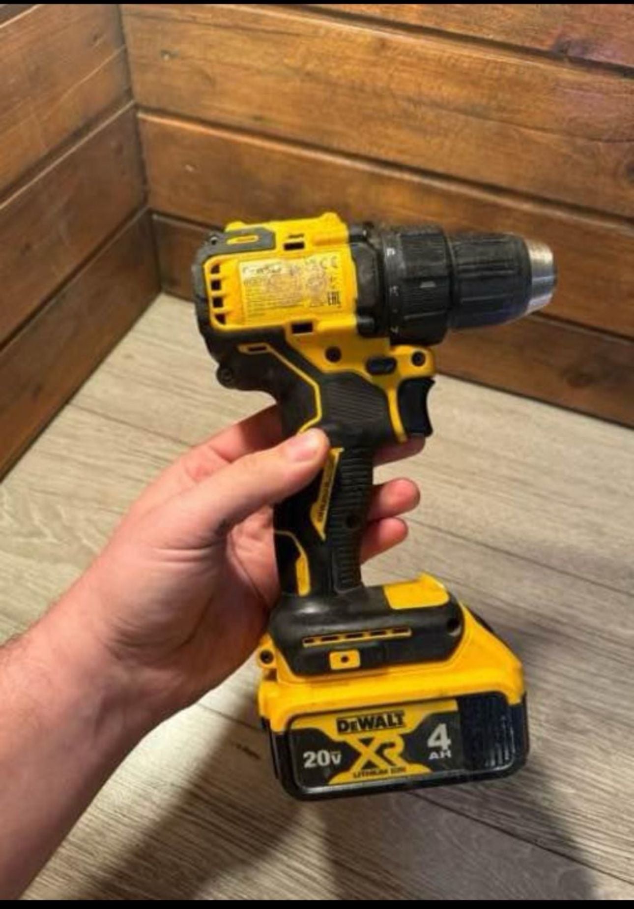 DeWalt Aku busilica  DCD791D2 Li-ion XR 2x20V 4,0Ah 70Nm + TSTAK